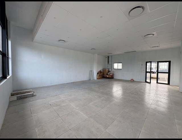 77M² RETAIL TO LET IN BALLITO CENTRAL